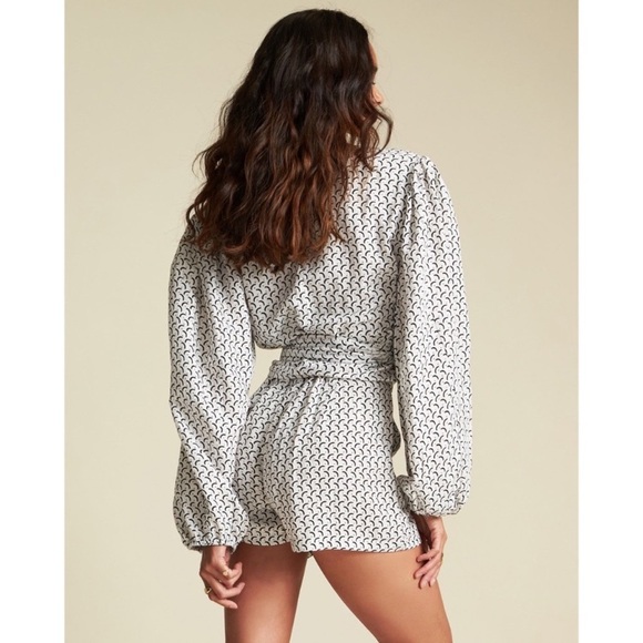 Billabong x Sincerely Jules Wrapped in Love Wrap Puff Long Sleeve Blouse Top - Picture 8 of 12